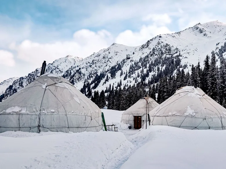 Ski & Snowboard Kyrgyzstan